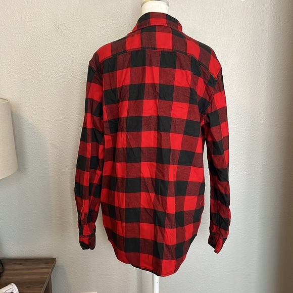 American Eagle Buffalo Check Plaid Flannel Button Down Size Medium - Picture 3 of 8